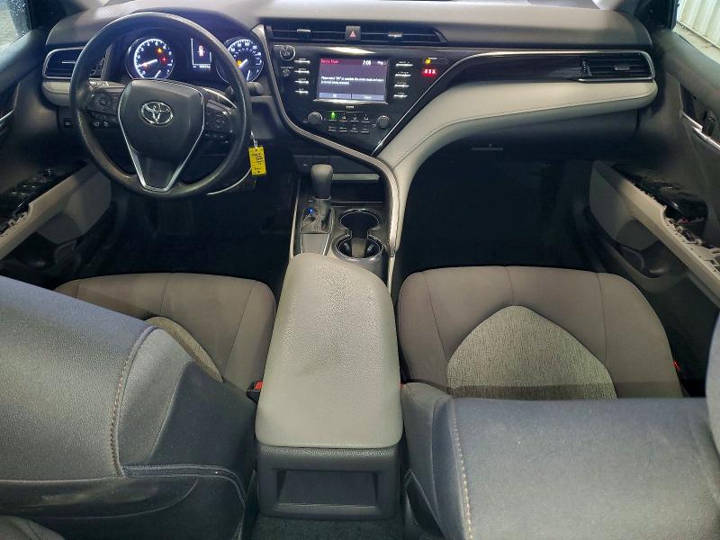51289936 :رقم المزاد ، 4T1C11AK0LU940114 vin ، 2020 Toyota Camry مزاد بيع
