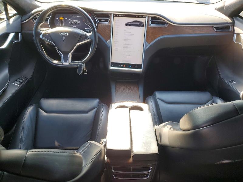 49656526 :رقم المزاد ، 5YJSA1E27JF242566 vin ، 2018 Tesla Model S مزاد بيع