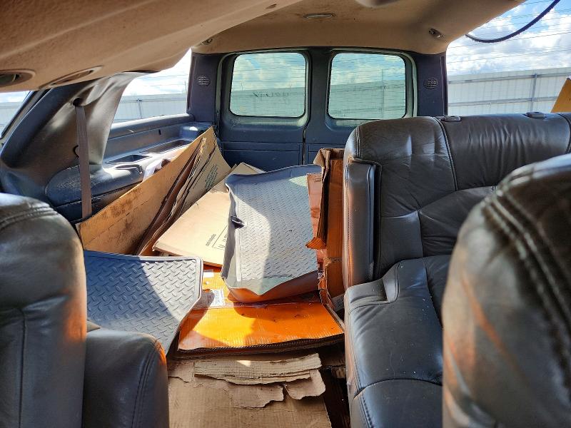 50329336 :رقم المزاد ، 1GNFK16Z42J294961 vin ، 2002 Chevrolet Suburban مزاد بيع