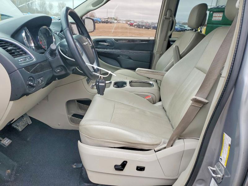 48040676 :رقم المزاد ، 2C4RC1CG0DR659768 vin ، 2013 Chrysler Town & Country مزاد بيع
