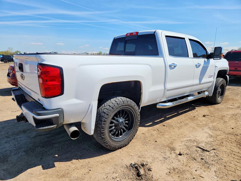 50069156 :رقم المزاد ، 1GC1KWEY3HF122067 vin ، 2017 Chevrolet Silverado مزاد بيع