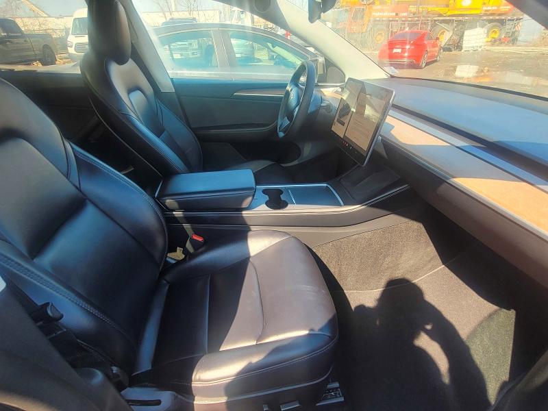 49428826 :رقم المزاد ، 7SAYGDEE8NF571970 vin ، 2022 Tesla Model Y مزاد بيع