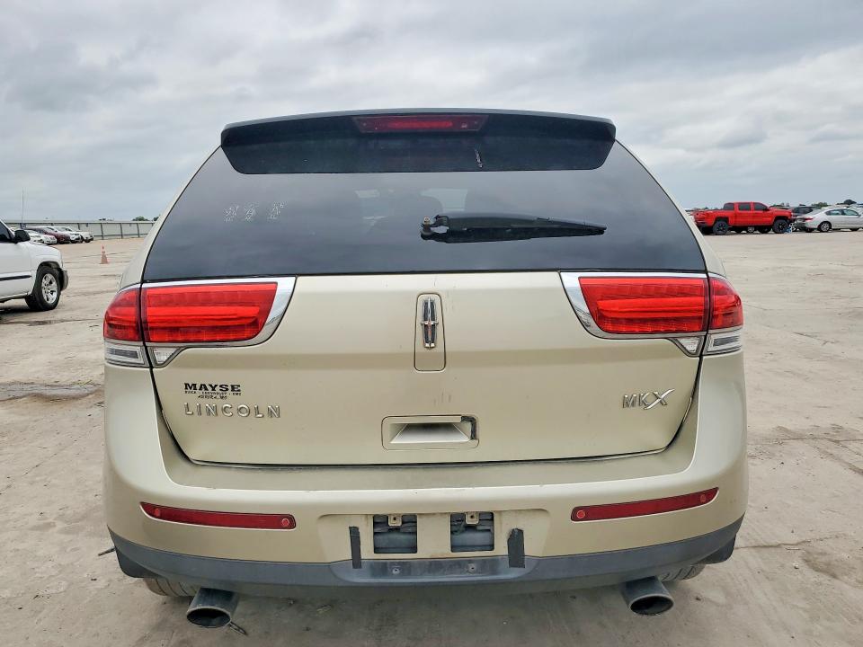51018566 :رقم المزاد ، 2LMDJ6JK1BBJ09327 vin ، 2011 Lincoln Townhouse Mkx مزاد بيع