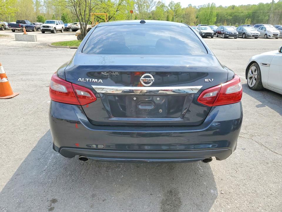 49221126 :رقم المزاد ، 1N4AL3AP5JC253605 vin ، 2018 Nissan Altima مزاد بيع