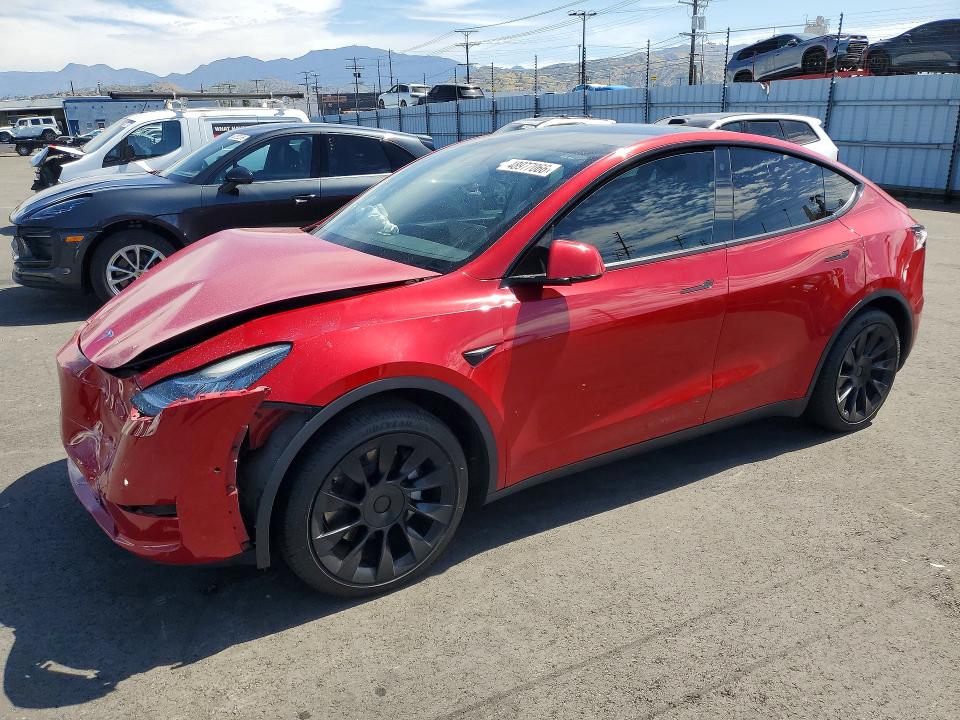 2022 Tesla Model Y მანქანა იყიდება აუქციონზე, vin: 7SAYGAEE8NF352098, აუქციონის ნომერი: 48977066