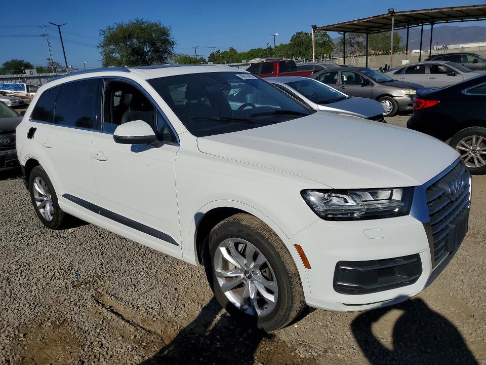 Продаж на аукціоні авто 2017 Audi Q7, vin: WA1LHAF7XHD041606, номер лоту: 48919466