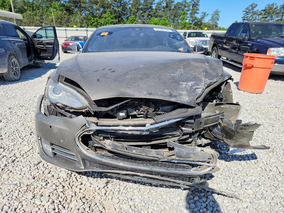 2015 Tesla Model S მანქანა იყიდება აუქციონზე, vin: 5YJSA1H18FF099122, აუქციონის ნომერი: 50100106