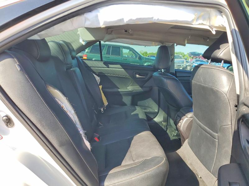 51039116 :رقم المزاد ، 4T1BD1FK9FU173167 vin ، 2015 Toyota Camry Hybrid مزاد بيع