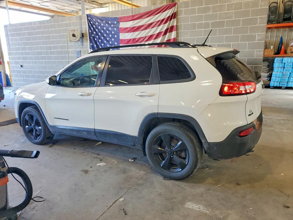49671246 :رقم المزاد ، 1C4PJMCB8FW764345 vin ، 2015 Jeep Cherokee مزاد بيع