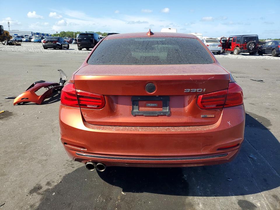 48283636 :رقم المزاد ، WBA8B9C58JEE81077 vin ، 2018 Bmw 330 مزاد بيع