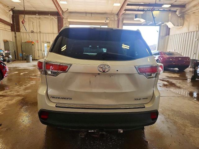 2015 Toyota Highlander მანქანა იყიდება აუქციონზე, vin: 5TDJKRFHXFS157539, აუქციონის ნომერი: 49804236