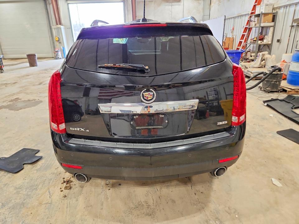 47641586 :رقم المزاد ، 3GYFNEE39FS630297 vin ، 2015 Cadillac Srx مزاد بيع