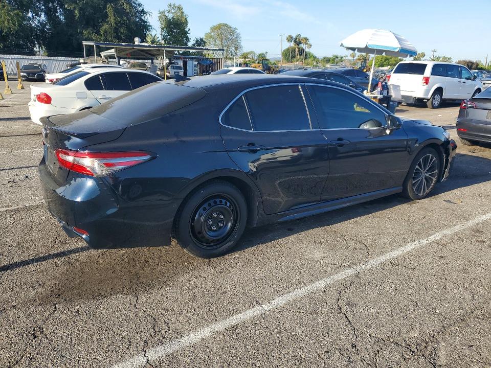 51273986 :رقم المزاد ، 4T1B21HK9KU012718 vin ، 2019 Toyota Camry Hybrid مزاد بيع