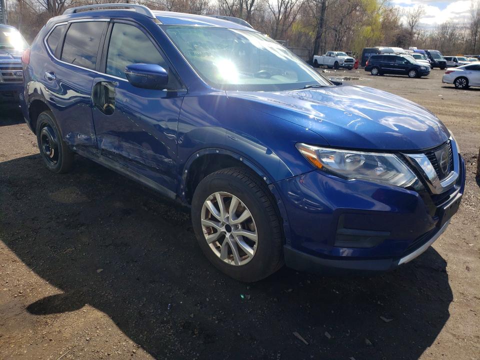 2017 Nissan Rogue მანქანა იყიდება აუქციონზე, vin: 5N1AT2MV4HC897472, აუქციონის ნომერი: 48773906
