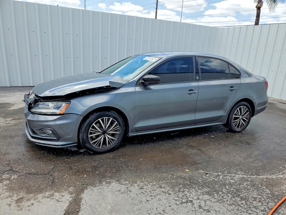 49438226 :رقم المزاد ، 3VWDB7AJ2JM205102 vin ، 2018 Volkswagen Jetta مزاد بيع