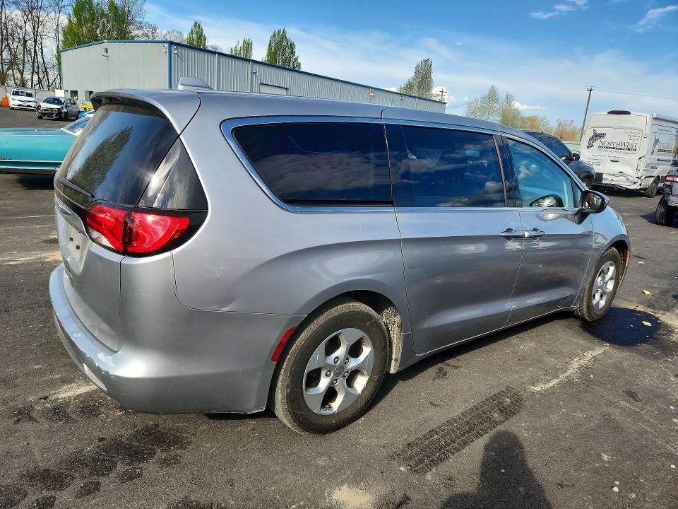2017 Chrysler Pacifica მანქანა იყიდება აუქციონზე, vin: 2C4RC1CG8HR628760, აუქციონის ნომერი: 49786476