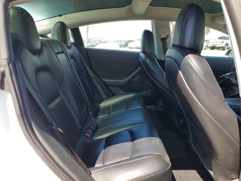 51553166 :رقم المزاد ، 5YJ3E1EB3JF107609 vin ، 2018 Tesla Model 3 مزاد بيع