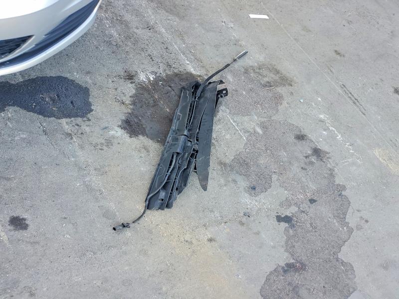 50731926 :رقم المزاد ، 3VW4T7AU9FM052765 vin ، 2015 Volkswagen Gti مزاد بيع