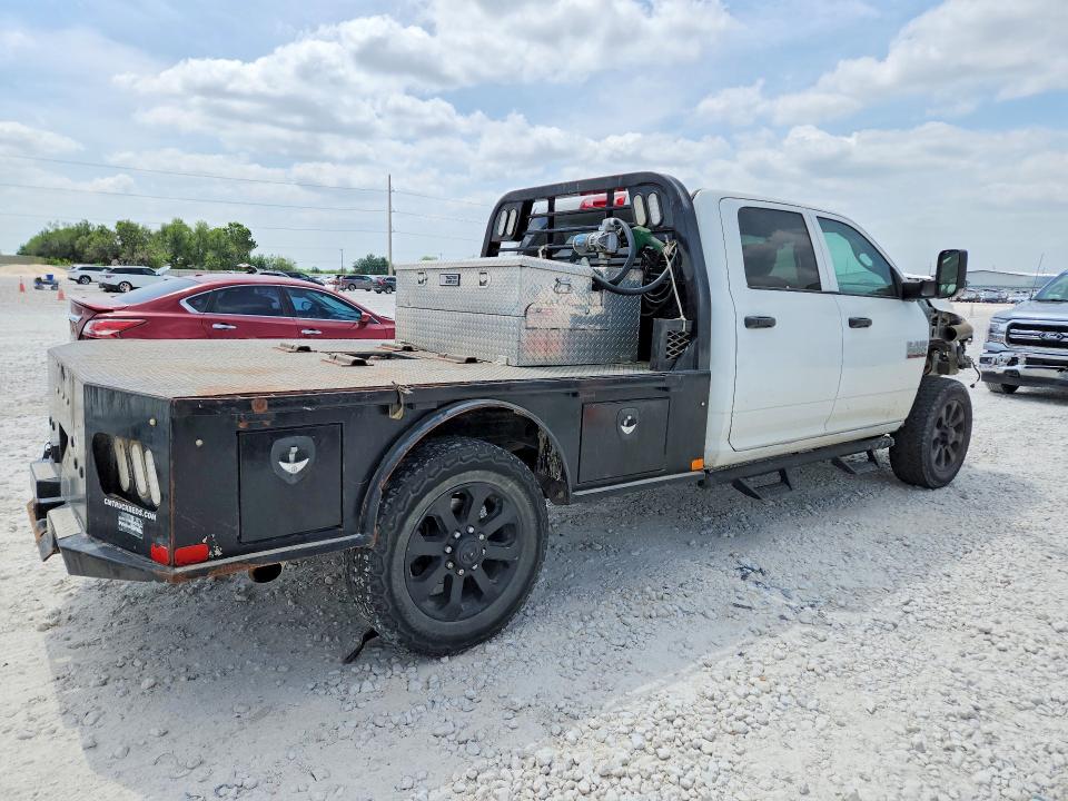 48309126 :رقم المزاد ، 3C6UR5HL1JG388444 vin ، 2018 Ram 2500 مزاد بيع