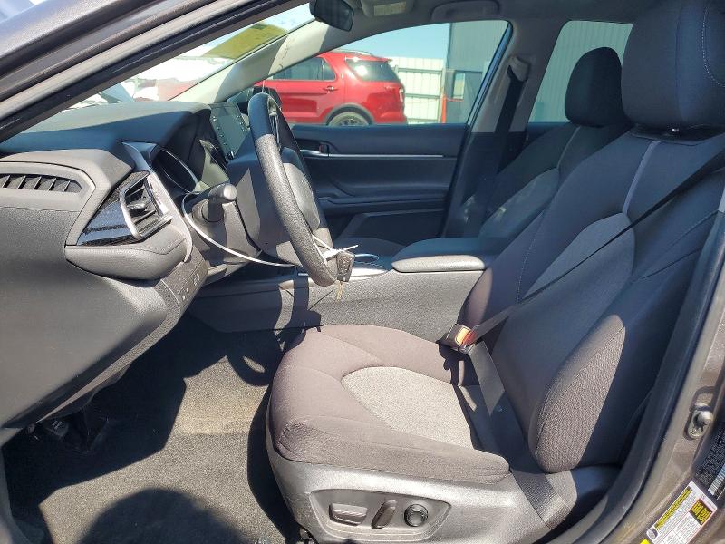 50612646 :رقم المزاد ، 4T1C11AK9MU562442 vin ، 2021 Toyota Camry مزاد بيع
