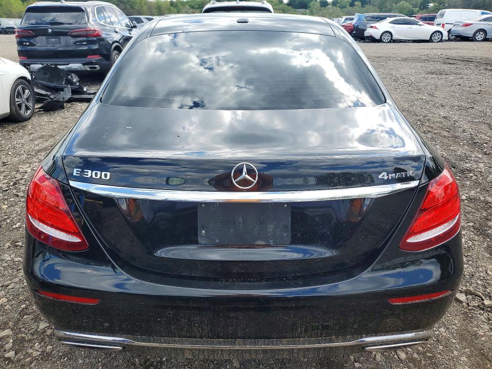51365956 :رقم المزاد ، WDDZF4KB3HA219784 vin ، 2017 Mercedes-benz E مزاد بيع