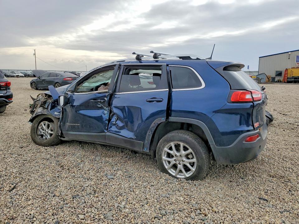 48505796 :رقم المزاد ، 1C4PJLCB2JD566603 vin ، 2018 Jeep Cherokee مزاد بيع