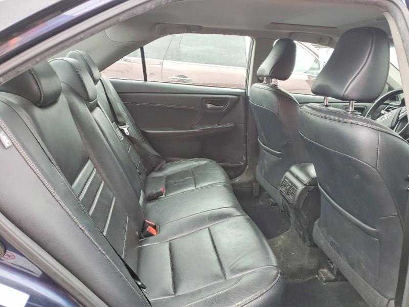 2015 Toyota Camry Hybrid მანქანა იყიდება აუქციონზე, vin: 4T1BD1FK9FU144056, აუქციონის ნომერი: 49010976