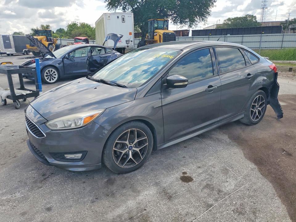 51486606 :رقم المزاد ، 1FADP3F22FL385307 vin ، 2015 Ford Focus مزاد بيع