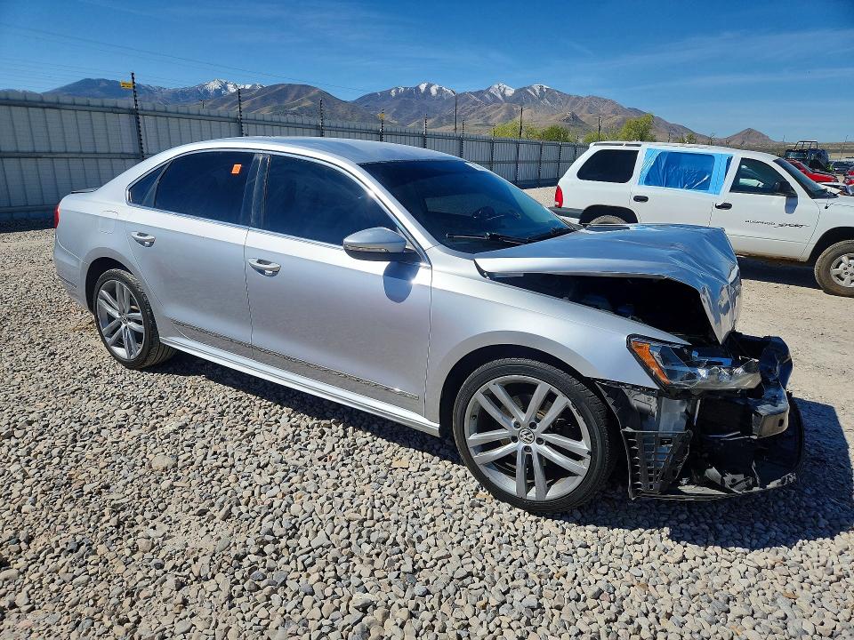 48004556 :رقم المزاد ، 1VWAT7A38GC037588 vin ، 2016 Volkswagen Passat مزاد بيع
