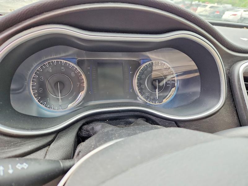 51363166 :رقم المزاد ، 1C3CCCAB2FN720468 vin ، 2015 Chrysler 200 مزاد بيع