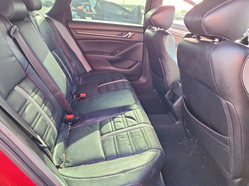 48626276 :رقم المزاد ، 1HGCV1F33JA083569 vin ، 2018 Honda Accord مزاد بيع