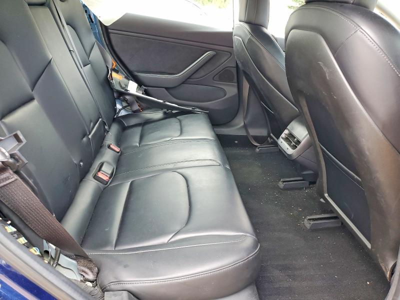 49275976 :رقم المزاد ، 5YJ3E1EA7JF010565 vin ، 2018 Tesla Model 3 مزاد بيع