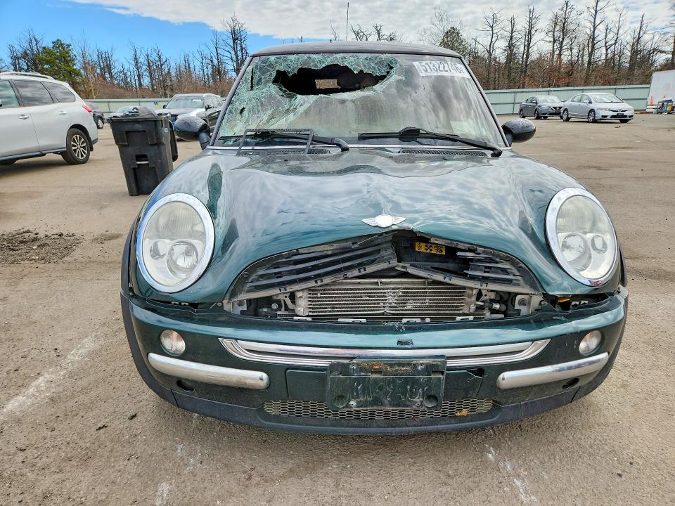 2003 Mini Cooper მანქანა იყიდება აუქციონზე, vin: WMWRC334X3TJ52768, აუქციონის ნომერი: 51322746