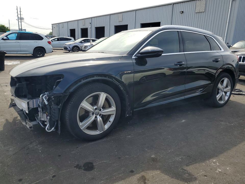 Продаж на аукціоні авто 2019 Audi E-tron, vin: WA1LAAGE1KB023001, номер лоту: 47993406