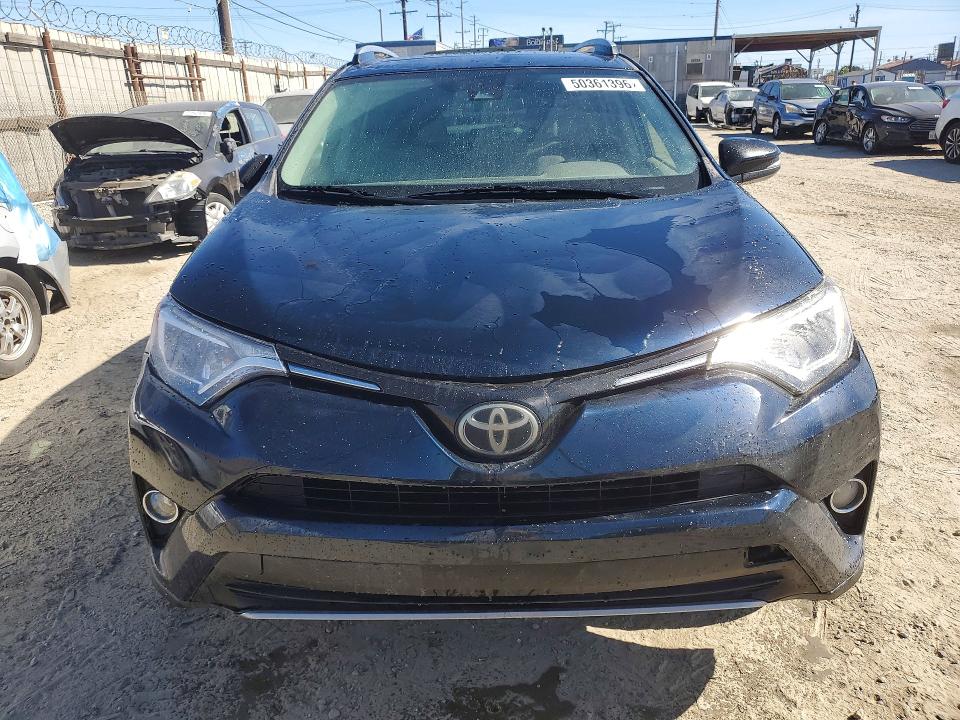 Продажа на аукционе авто 2017 Toyota Rav4, vin: JTMWFREVXHD105019, номер лота: 69057186