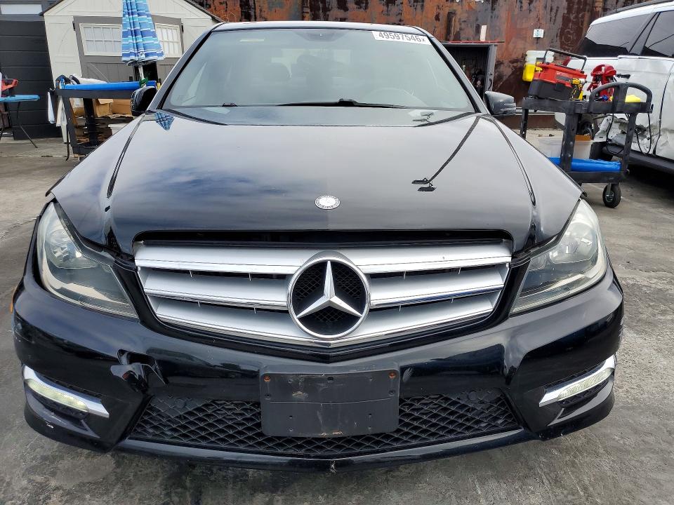 Продажа на аукционе авто 2013 Mercedes-benz C, vin: WDDGF4HB6DA851655, номер лота: 49597546
