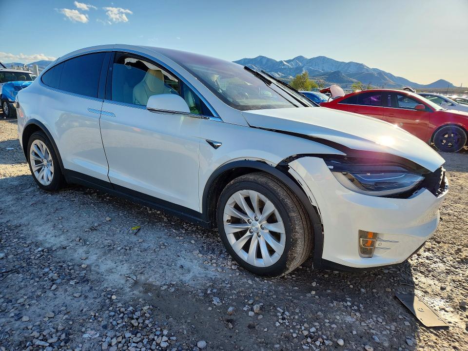 2019 Tesla Model X მანქანა იყიდება აუქციონზე, vin: 5YJXCAE21KF191082, აუქციონის ნომერი: 49830796