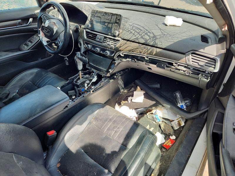 51405036 :رقم المزاد ، 1HGCV1F56JA042175 vin ، 2018 Honda Accord مزاد بيع