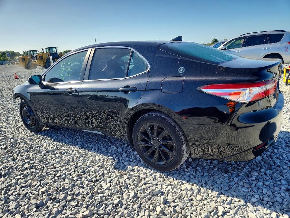 49486236 :رقم المزاد ، 4T1C11BK7NU049481 vin ، 2022 Toyota Camry مزاد بيع