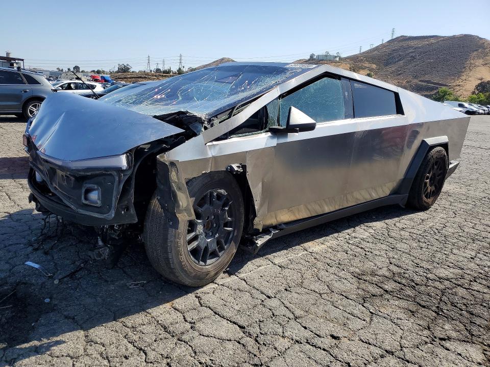 51473656 :رقم المزاد ، 7G2CEHED1RA038421 vin ، 2024 Tesla Cybertruck مزاد بيع