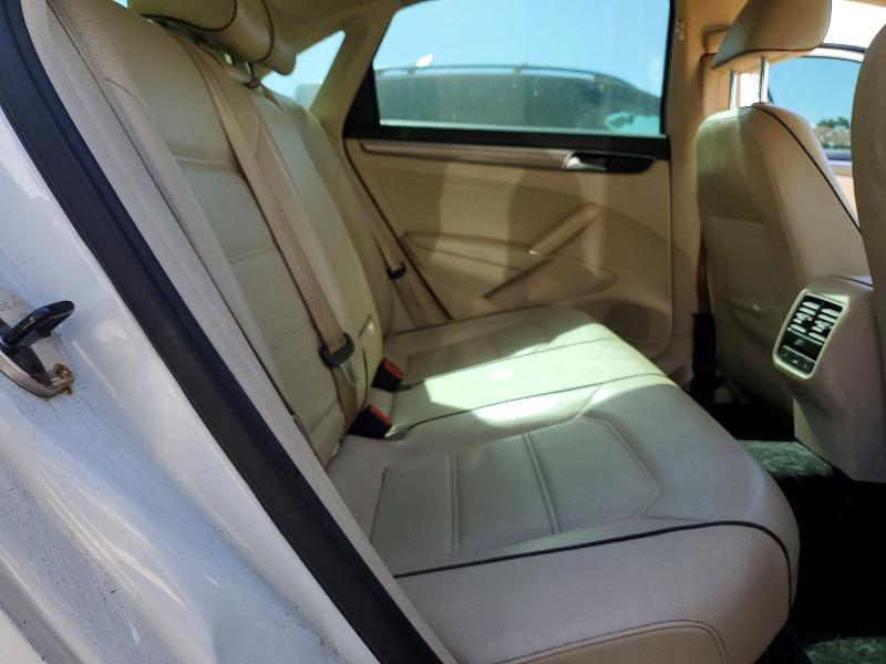 51146526 :رقم المزاد ، 1VWGT7A30HC048404 vin ، 2017 Volkswagen Passat مزاد بيع