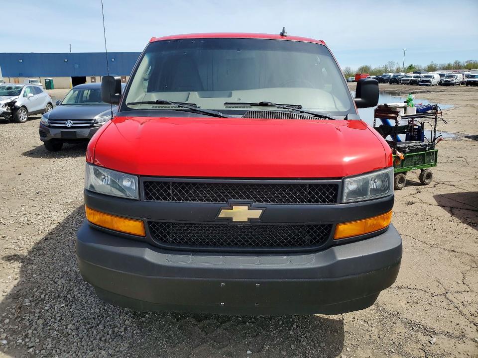 51189276 :رقم المزاد ، 1GCWGAFP0J1239950 vin ، 2018 Chev Express G2500 مزاد بيع