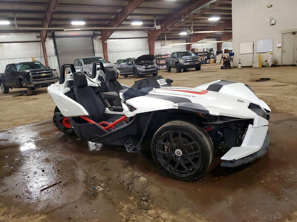 48973236 :رقم المزاد ، 57XAAPFA6G7113616 vin ، 2016 Polaris Slingshot مزاد بيع