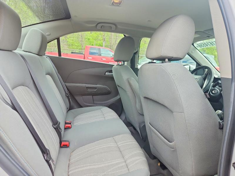 51614556 :رقم المزاد ، 1G1JC5SG5F4203351 vin ، 2015 Chevrolet Sonic مزاد بيع