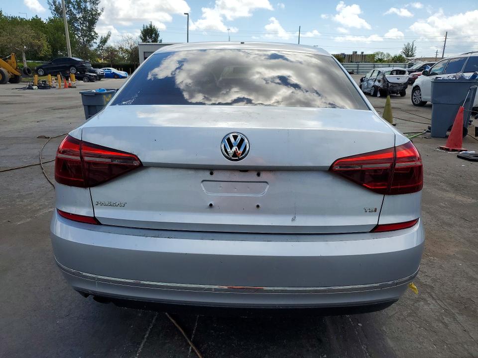 Продажа на аукционе авто 2018 Volkswagen Passat, vin: 1VWAA7A32JC023716, номер лота: 48959296