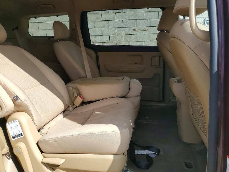 48312156 :رقم المزاد ، KNDMB5C12G6121326 vin ، 2016 Kia Sedona مزاد بيع