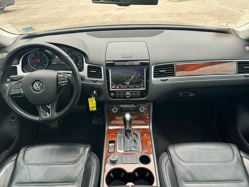 2011 Volkswagen Touareg მანქანა იყიდება აუქციონზე, vin: WVGFK9BP5BD006418, აუქციონის ნომერი: 51182686