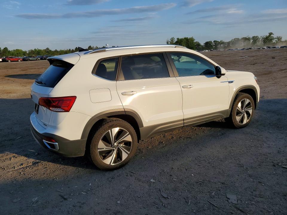 50949736 :رقم المزاد ، 3VVVX7B20PM370835 vin ، 2023 Volkswagen Taos مزاد بيع