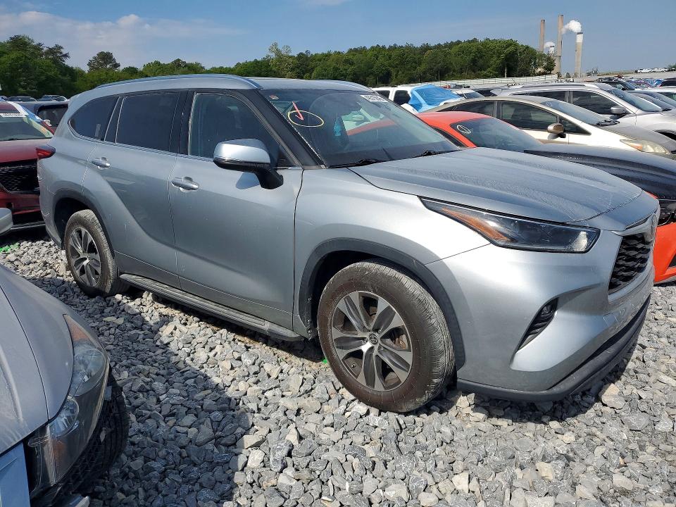 2021 Toyota Highlander მანქანა იყიდება აუქციონზე, vin: 5TDGZRAH5MS521439, აუქციონის ნომერი: 49315846