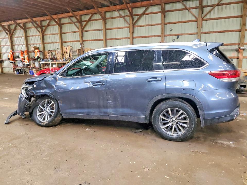 Продаж на аукціоні авто 2017 Toyota Highlander, vin: 5TDJZRFH1HS514377, номер лоту: 50228106